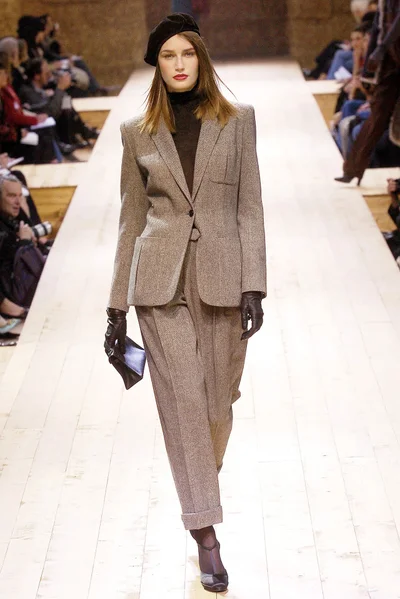Look 11